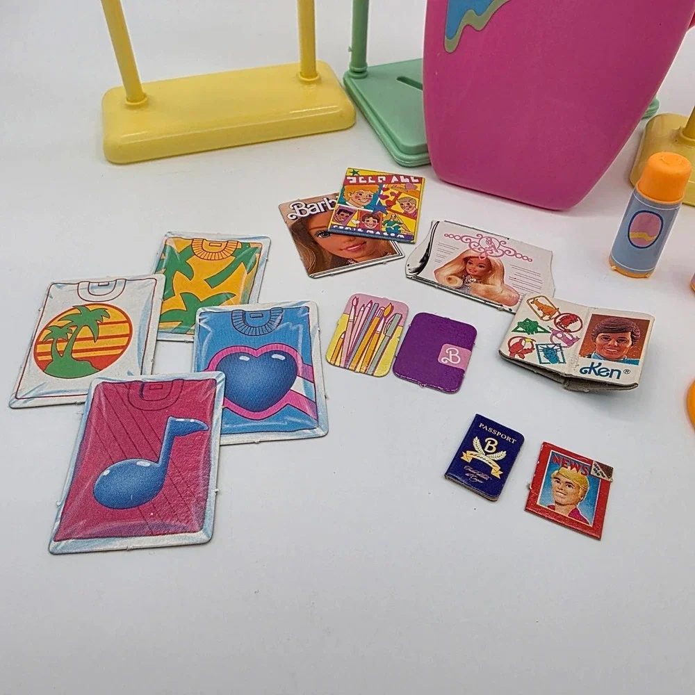 Vintage Mattel 1987 California Barbie Beach Surfboard Accessories Lot 4461-2128